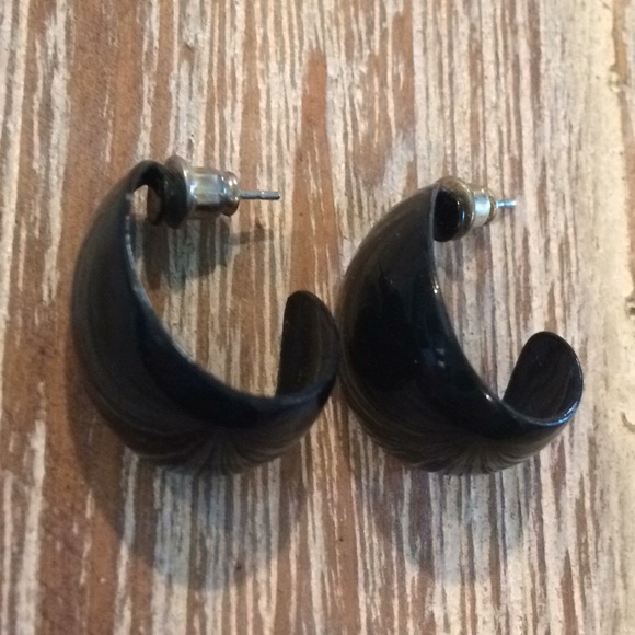 2 Pair of Vintage Pierces Earrings - Picture 2 of 5